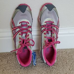 Asics Gel Diva 3 Track Running shoes